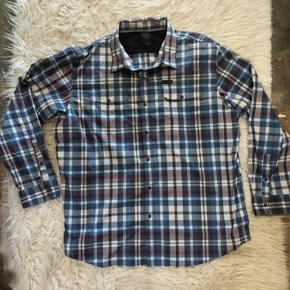 Wrangler ATG All Terrain Gear Two Pocket Utility Shirt Blue Grey Red Plaid Print